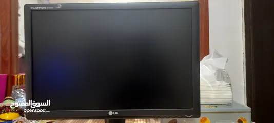  2 شاشة كمبيوتر  للبيع