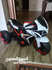  2 سياره ودراجات كهرباء وبسكليتات بحاله الجديد