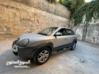  10 هونداي توسان 2009 للبيع بحاجة إلى دهان خارجي فقد