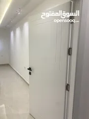  28 شقة مميزه وفاخره - الجبيهه- ام زويتينه-شارع الاردن - بالقرب من مدارس الرواد ومسجد سويلمين- اطلاله