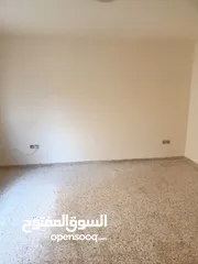  2 شقة فارغة - الجبيهة - 3نوم1ماستر - ارضية - حديقة