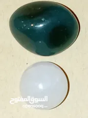  2 حجاره احجار كريمه عقيق و يماني و اوبال حجر القمر زمرد فيروز كهرمان  حجم معدل 2 سم