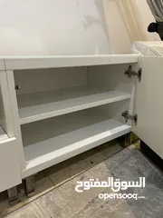  2 طاولة تلفزيون للبيع