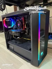  4 مع الشاشة وماوس وكيبورد