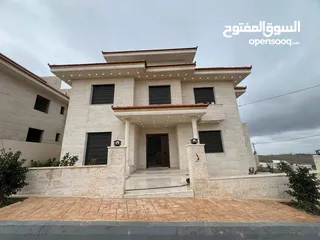  24 فيلا متلاصقه للبيع / عظم