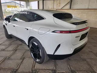  18 شانجان افاتار موديل 2023 AVATR 11 دفع كلي AWD وثنائي