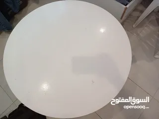  1 طاولة دائرية غير قابلة للطي