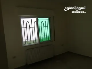  3 شقة أرضية مميزة للبيع في خلدا  - خلف السيفوي 91م مع حديقة وترسات 140م بسعر مغري