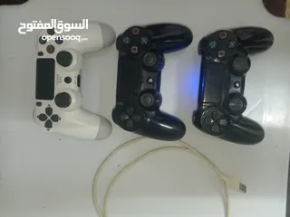  1 بلايستيشن 4 سلم للبيع معاه ثلث ايادي عليه عده اللعاب معاه سيديات انشارتد4 ومارفل