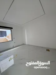  7 شقة ارضي مع مدخل خاص 122م في مرج الحمام قرب دوار المرزوق