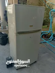  8 ثلاجه شارب 24 - 26 قدم لون ابيض شغال 100% والصلاه على النبي الوكاله عالفحص ناقص رف بالثلاجه من تحت