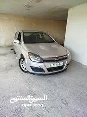  3 اوبل استرا بصلاة عنبي