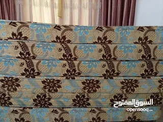 5 فراش جلسه عربيه عدد 6 جنابي ضغط 16نخب اول الاسفنج لون سكني 8مراكي و8مساند مع برادي عدد ثنتين ....