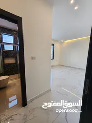  4 شقة أرضية دوبلكس فارغة للبيع في منطقة خلدا - REF: 14657
