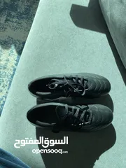  5 حذاء اديداس اصلي من بريطانيا غير مستخدم جديد  بدون الكرتونة الخاصة فيه