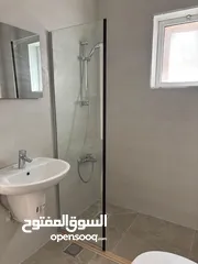  22 دوبلكس أرضي مميز بمساحة واسعة وحديقة خاصة في موقع استراتيجي بالقرب من شارع الجامعة الأردنية