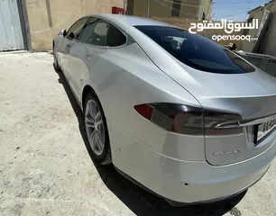  12 تيسلا S85 موديل 2016