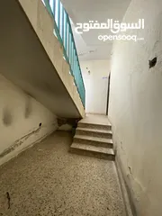  5 منزل مستقل طابقين مع ارض وحديقة مساحة الارض 1000 متر مربع . للتواصل واتساب : +905364503647