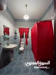  18 منزل للبيع ثلاث أدوار مفصولة في مدينة طرابلس منطقة السراج في طريق جزيرة المشتل جهة حمام بلقيس