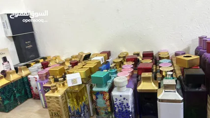  15 عطورات ماركات اصليه 100 بل 100 تستر منغير كرتون.