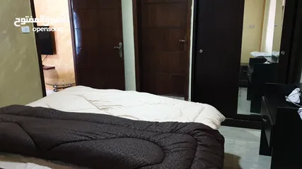  7 شقه مفروشه قريبه من الخدمات ومن المالك مباشره بناية عائلات واثاث جميل