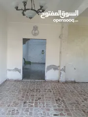  12 عمارة مكونه من طابقين وساحه خارجيه للبيع