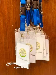  12 تيشرت طباعة وبلايز وجاليهات طواقي مع شعار تطريز