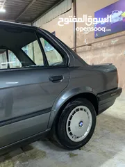  8 BMW e30  1988