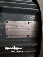  4 يوجد محركات صناعية ومضخات