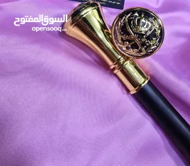  23 متوفر عدد من الصولاجانات أو النبوت بعدة موديلات وألوان يستخدم كعكاز أو تحفه فنيه وبداخله سيف