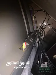  3 تلفزيون كبير الحجم ماشاء الله صوتوو عالي جدا الشاشة مشاء الله لاينقصه شي شغال مية المية