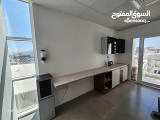  15 مكاتب مفروشة جاهزة للاستخدام العذيبة-Furnished offices ready to use in Al Athaiba