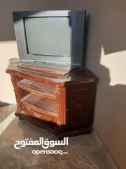 1 تلفزيون وطاوله للبيع