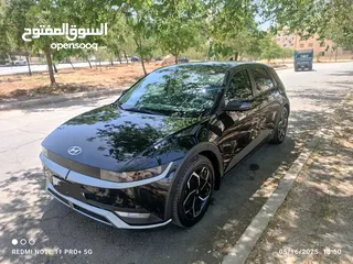  30 سياره موديل 2022 ايونك 5 كهربائيه لون اسود ميتاليك دفع رباعي اكبر بطاريه تمشي فوق 550 كيلو سبعه جيد