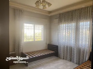  8 بيت فاخر مستقل للتأجير