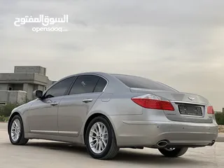  8 هيونداي جينيسس2010