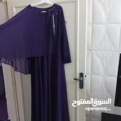  2 فستان جديد و على الجنب شال شيفون ملتصق فيه و الفستان كله شيفون كلوش