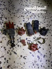  25 كراسي فولفو 240 و بخاخ مواسير و زجاج و قطع اخرى كثيره للبيع المستعجل