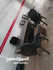  2 اثنين كرسي اسود وخمسه كراسي بني مكتب فاخر