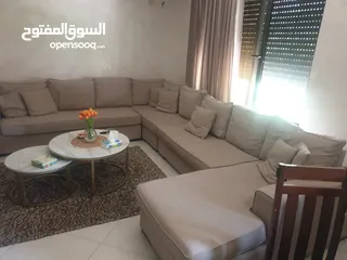 2 طقم كنب جلوس للبيع بحاله ممتازه