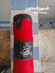  1 ملاكمة+ لعبة كرة بحال الوكاله
