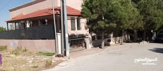  14 فيلا دوبلكس للبيع بعد دوار المغناطيس قرب الكلية العلمية الاسلامية