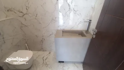  2 شقة غير مفروشة للايجار في دير غبار ( Property 40370 ) سنوي فقط