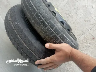  2 جنط سبير مع كوشوك بحالة جيدة