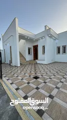  5 مشطب جاهز بالمفتاح حي سكني وشارع قطران