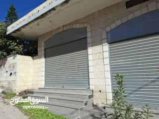  5 محلات تجارية للايجار في يعبد في موقع استراتيجي