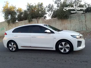  19 هونداي ايونك فل ما عدا الفتحه كهرباء موديل 2017 بسعر مغري