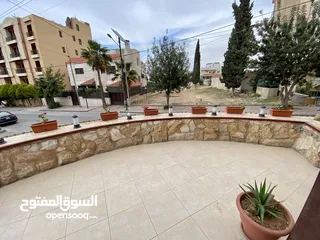  6 مطعم بيتزا للبيع في شارع الفنادق في مادبا مع جميع معداته