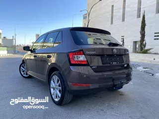  4 المحبوبة الألمانية باللون البني المميز .. سكودا فابيا اوتوماتيك للبيع