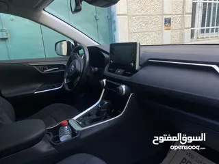  4 تويوتا RAV4